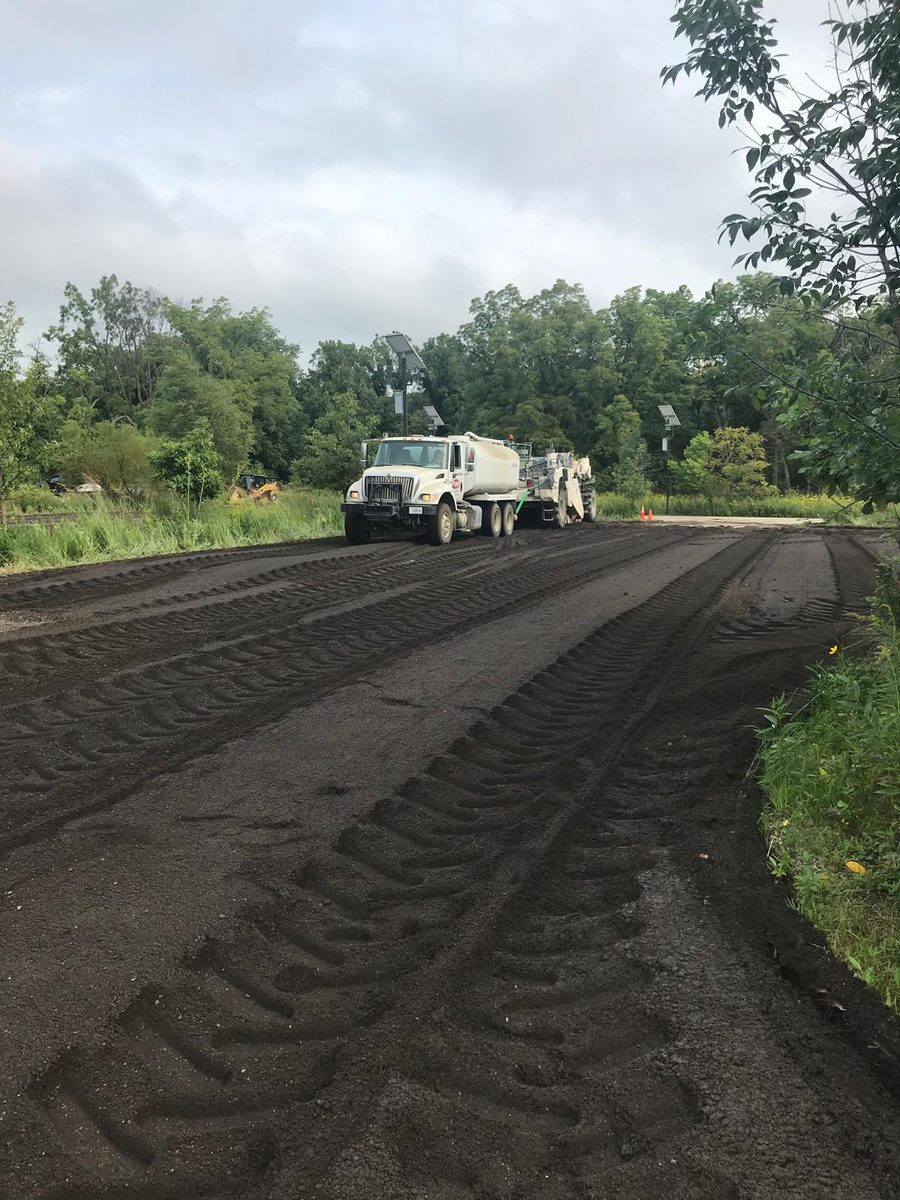 Machinerie de chantier pour traitement des matériaux en place.